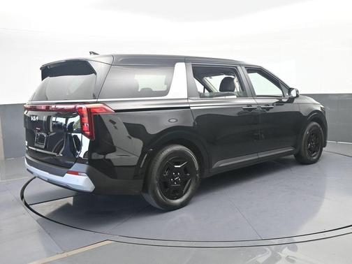 Aurora Black Pearl 2025 Kia Carnival LXS