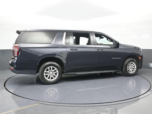 2023 Chevrolet Suburban LT