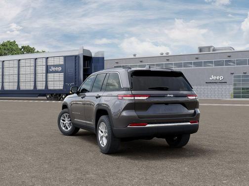 Metallic 2026 Jeep Grand Cherokee Laredo X