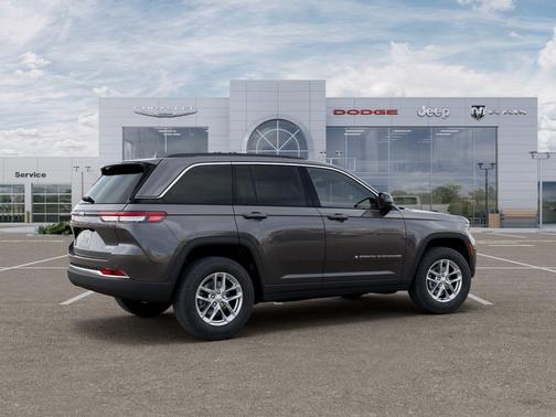 Metallic 2026 Jeep Grand Cherokee Laredo X