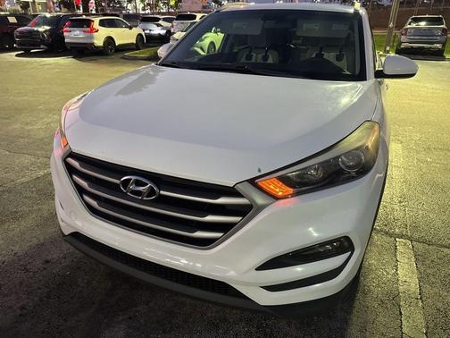 2018 Hyundai TUCSON SEL