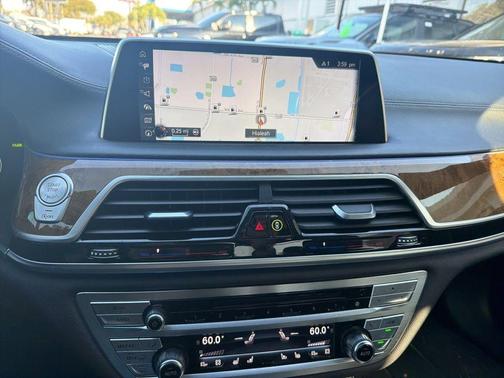 2016 BMW 750 i xDrive