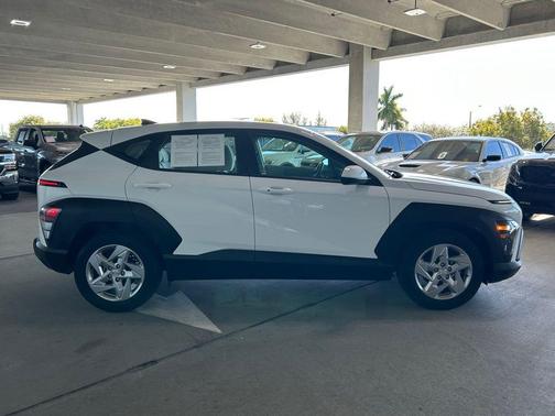 2024 Hyundai KONA SE