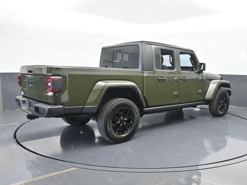2022 Jeep Gladiator Sport