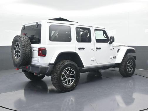 Bright White Clearcoat 2026 Jeep Wrangler Rubicon
