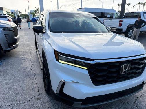 Platinum White Pearl 2024 Honda Pilot EX-L