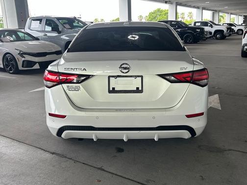 Aspen White TriCoat Pearl 2022 Nissan Sentra SV