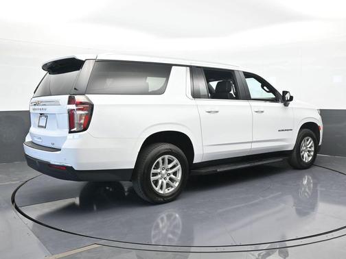 2023 Chevrolet Suburban LT