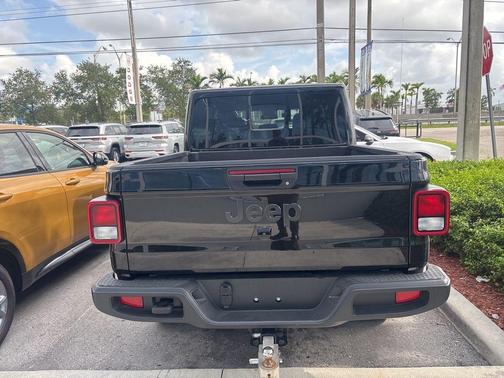 2024 Jeep Gladiator Sport