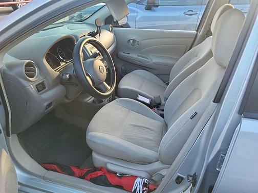 2012 Nissan Versa 1.6 SV