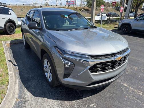 Sterling Gray Metallic 2025 Chevrolet Trax LS