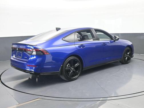 Pearl 2024 Honda Accord Hybrid Sport-L