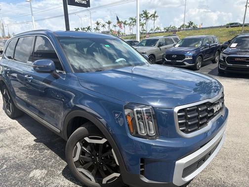 Midnight Lake Blue 2024 Kia Telluride S