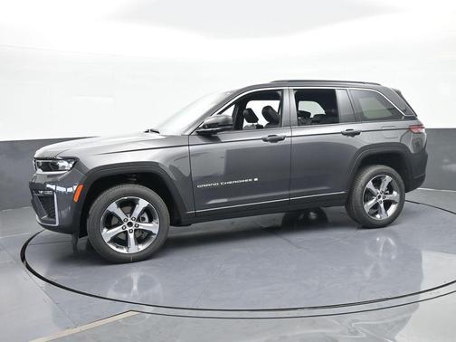 Metallic 2026 Jeep Grand Cherokee Limited