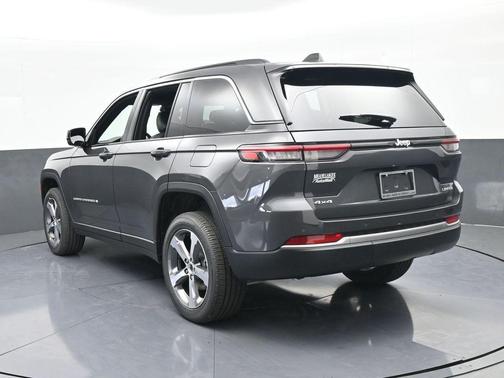 Metallic 2026 Jeep Grand Cherokee Limited