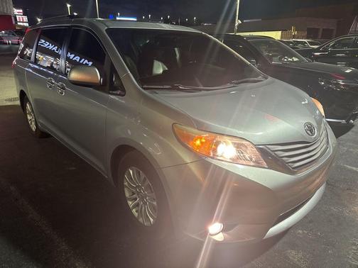 2015 Toyota Sienna XLE