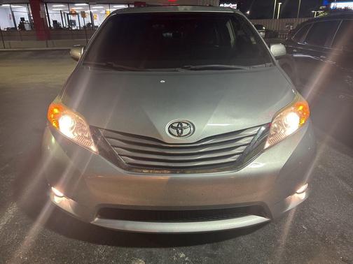 2015 Toyota Sienna XLE