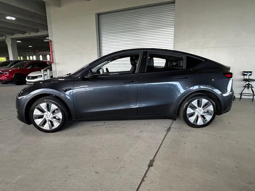 Gray 2024 Tesla Model Y Long Range