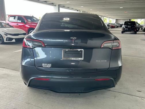 Gray 2024 Tesla Model Y Long Range