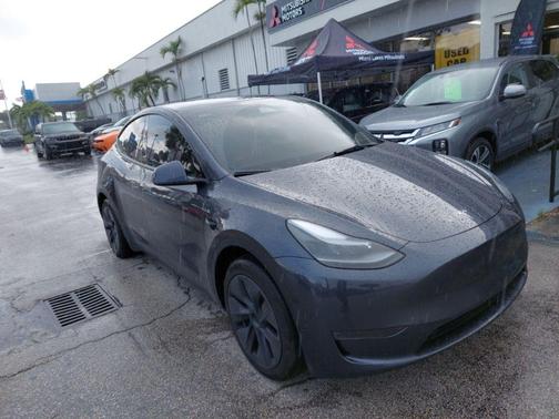 2025 Tesla Model Y Long Range