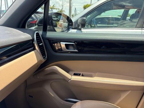 2019 Porsche Cayenne Base