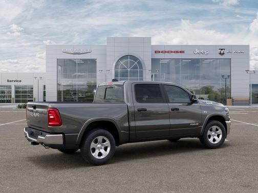 Granite Crystal Clearcoat Metallic 2026 RAM 1500 Big Horn/Lone Star