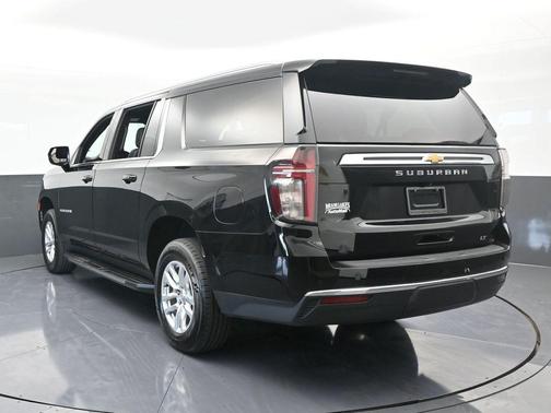 2023 Chevrolet Suburban LT