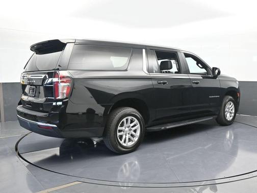 2023 Chevrolet Suburban LT