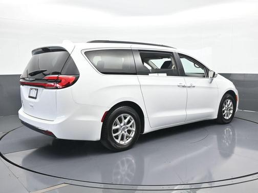 2022 Chrysler Pacifica Touring-L