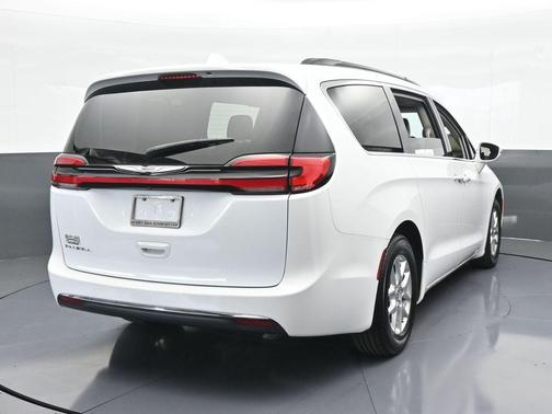 2022 Chrysler Pacifica Touring-L