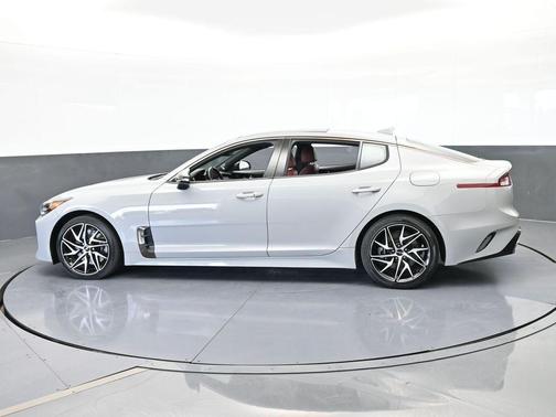 2022 Kia Stinger GT-Line