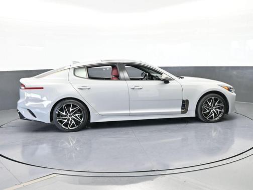 2022 Kia Stinger GT-Line