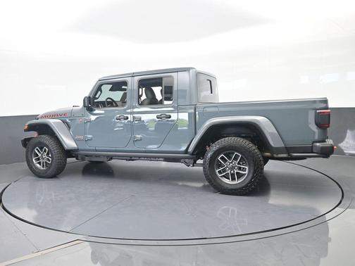 Anvil Clearcoat 2026 Jeep Gladiator Mojave