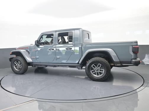 Anvil Clearcoat 2026 Jeep Gladiator Mojave X