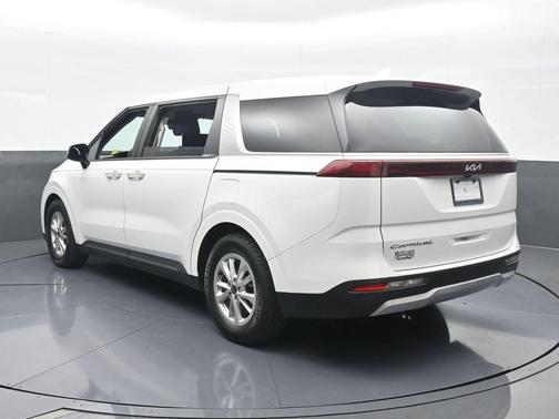 2022 Kia Carnival LX
