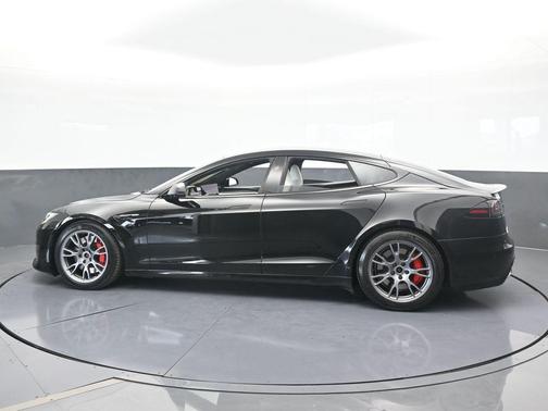 2023 Tesla Model S Plaid
