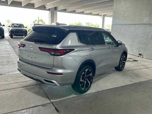 2024 Mitsubishi Outlander SEL