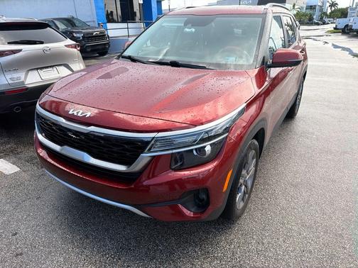 Mars Orange 2023 Kia Seltos S