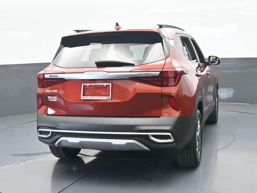 Mars Orange 2023 Kia Seltos S