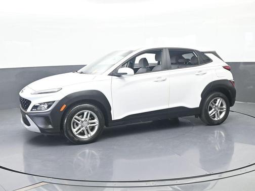 Lunar White 2022 Hyundai KONA SE