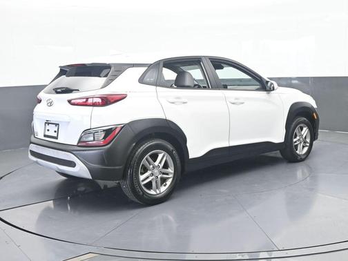 Lunar White 2022 Hyundai KONA SE