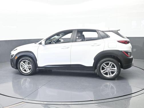 Lunar White 2022 Hyundai KONA SE