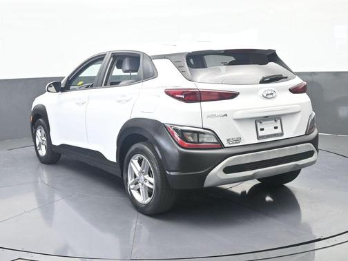 Lunar White 2022 Hyundai KONA SE
