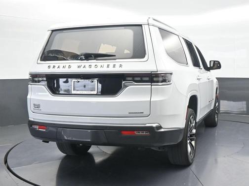 2022 Jeep Grand Wagoneer Series III