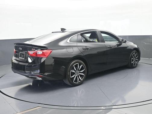 Mosaic Black Metallic 2022 Chevrolet Malibu RS