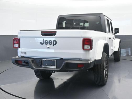 2024 Jeep Gladiator Sport