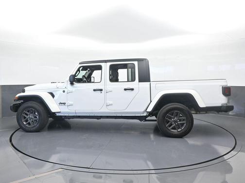 2024 Jeep Gladiator Sport