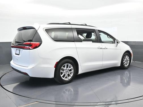 2022 Chrysler Pacifica Touring-L
