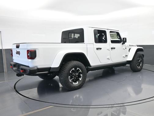 Bright White Clearcoat 2026 Jeep Gladiator Rubicon