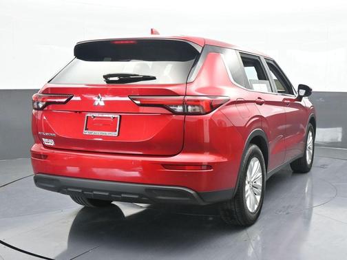 2022 Mitsubishi Outlander ES